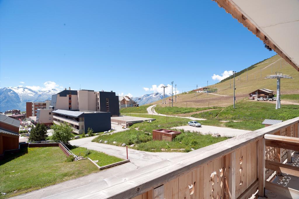Madame Vacances Hotel Le Christina Alpe d'Huez Exterior foto